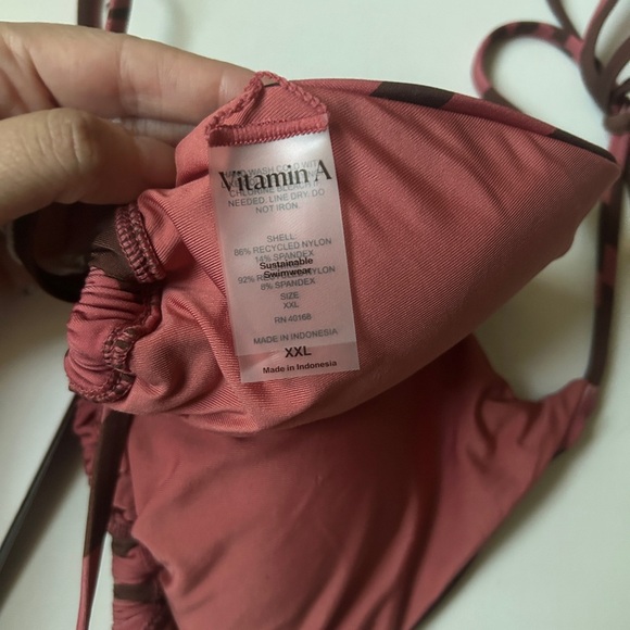 NWT Vitamin A Women’s Halter Swim Bikini Top XXL - Picture 3 of 7